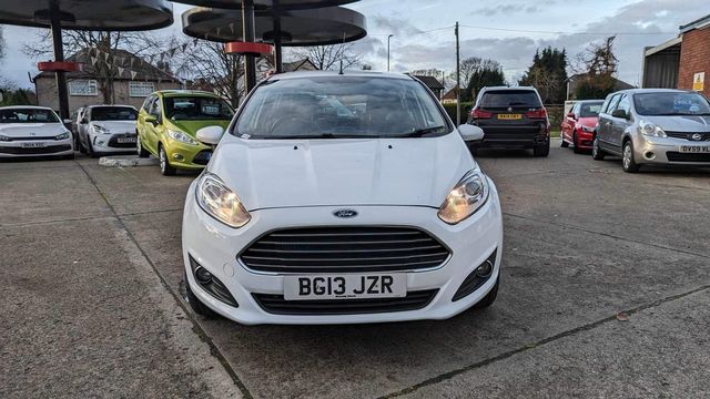 Ford Fiesta 1.0T EcoBoost Zetec Euro 5 (s/s) 5dr (2013) - Picture 3