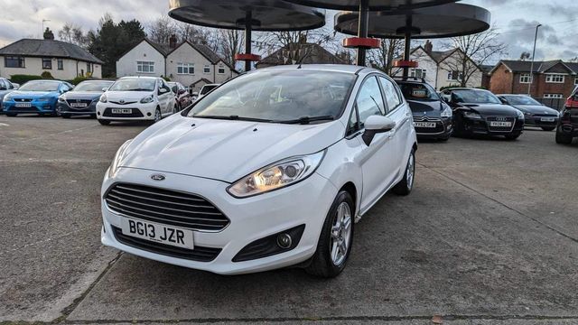 Ford Fiesta 1.0T EcoBoost Zetec Euro 5 (s/s) 5dr (2013) - Picture 4