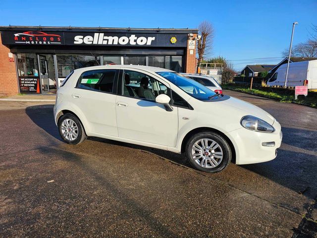 Fiat Punto 1.2 Easy Euro 6 5dr (2014) - Picture 12