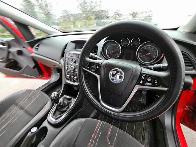 Vauxhall Astra 1.7 CDTi ecoFLEX Active Limited Edition Euro 5 5dr (2012) - Picture 21