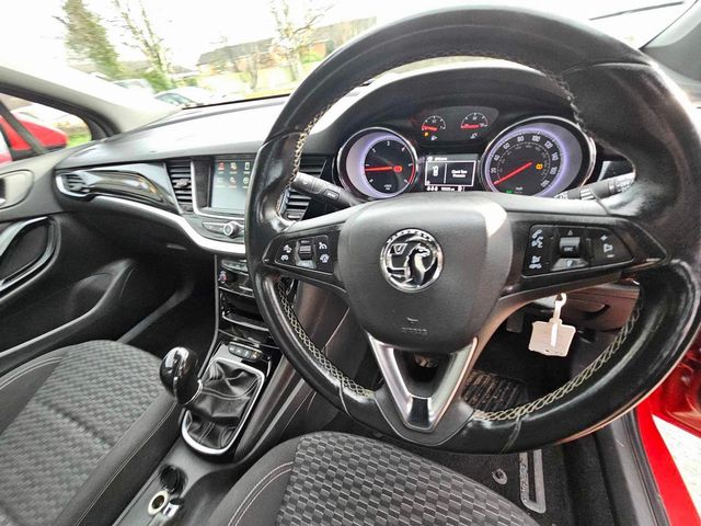 Vauxhall Astra 1.6 CDTi ecoTEC BlueInjection SRi Euro 6 5dr (2017) - Picture 16