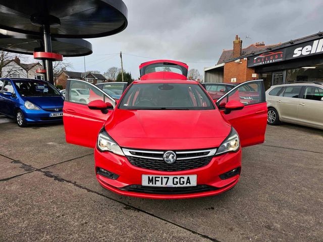 Vauxhall Astra 1.6 CDTi ecoTEC BlueInjection SRi Euro 6 5dr (2017) - Picture 22