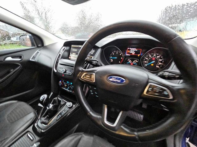 Ford Focus 2.0 TDCi Titanium X Euro 6 (s/s) 5dr (2015) - Picture 14