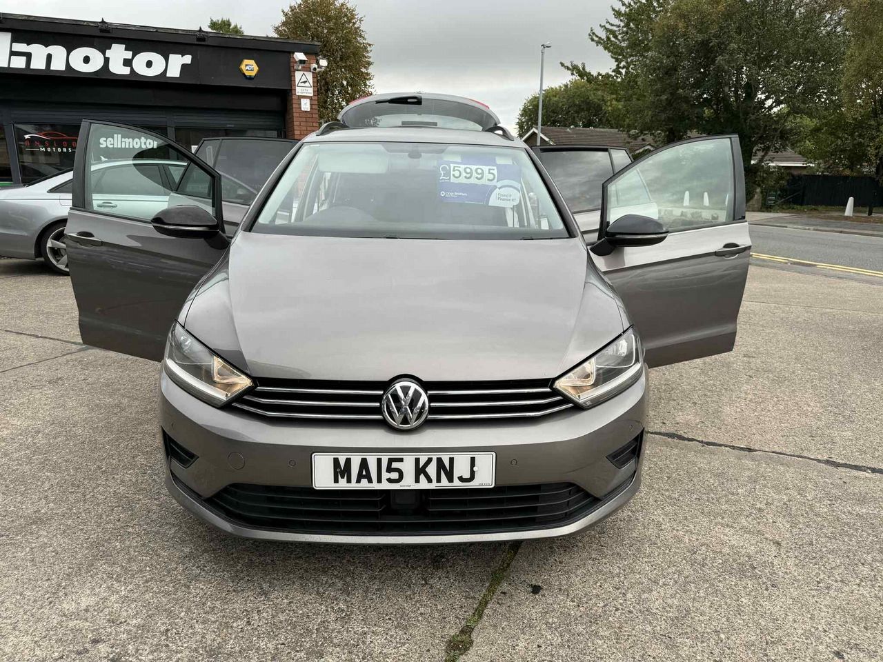 Volkswagen Golf SV 1.6 TDI BlueMotion Tech SE Euro 6 (s/s) 5dr - Picture 2 of 22