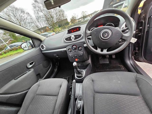 Renault Clio 1.2 I-Music Euro 5 5dr (2010) - Picture 14