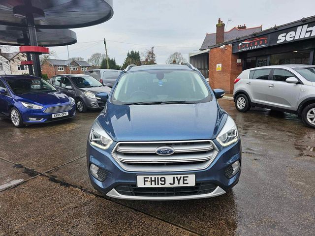 Ford Kuga 2.0 TDCi EcoBlue Titanium Edition Powershift Euro 6 5dr (2019) - Picture 4